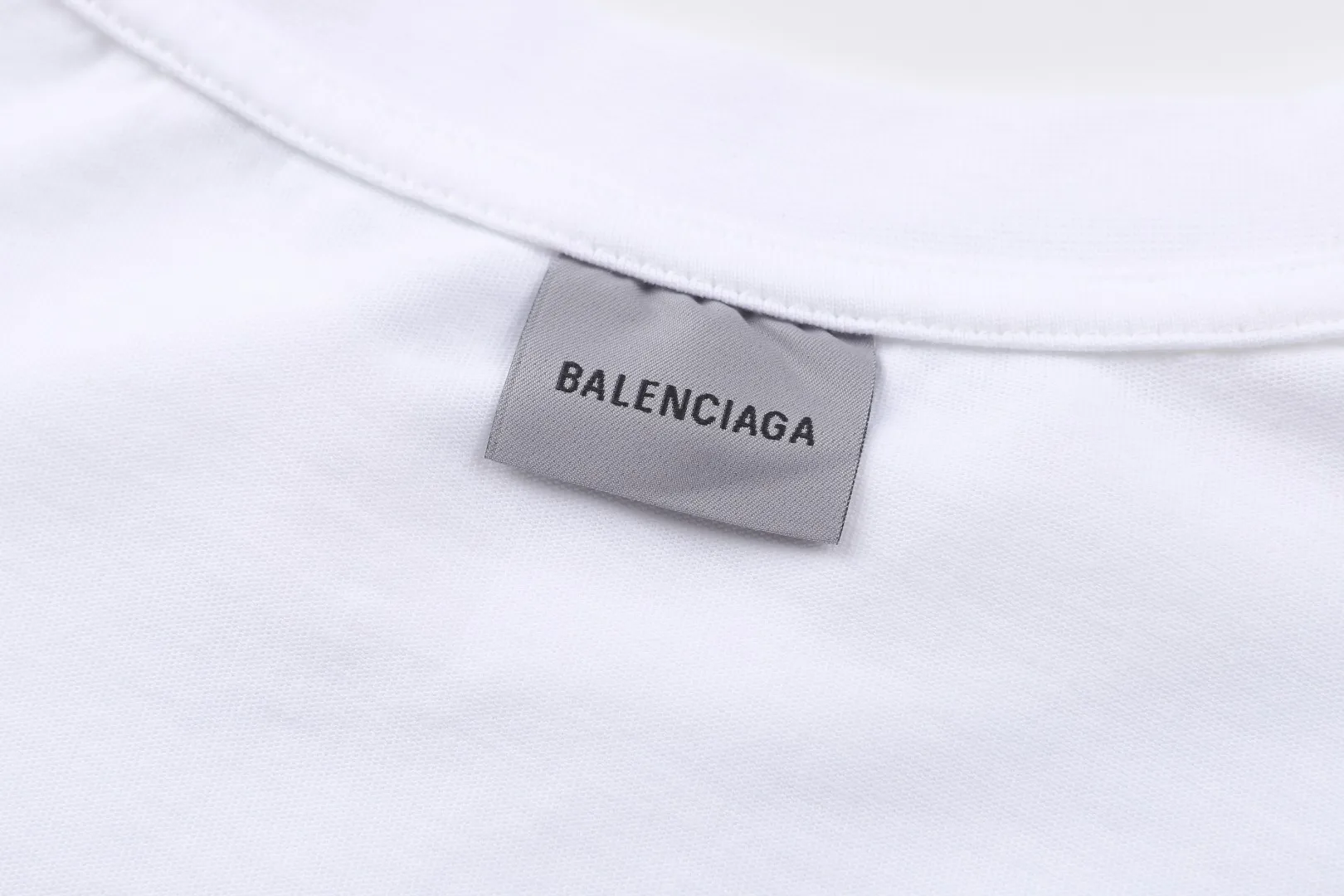 26SS SKETCHY T ●Authentic 6600 ●40 200 ● 350 ● ● ● 1：1 ● ●Size：S M L XL ● ：2097/7A#5